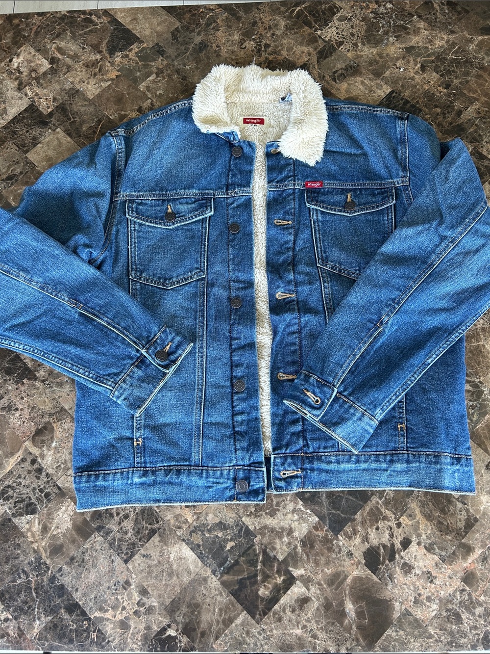 NWT 🆕 Wrangler Men’s Blue Denim Trucker Jacket Sherpa Lined - Regular Fit